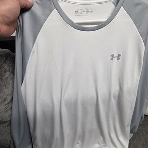Under Armour Men's Gray and White Shirt